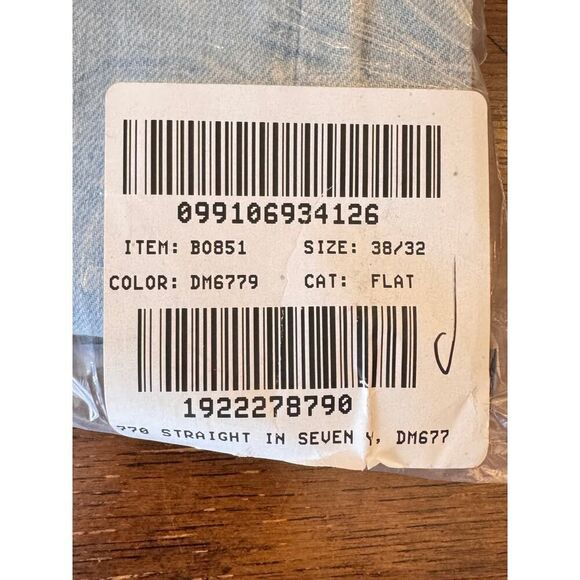 J.Crew 770 Straight Fit Jeans 38x32 Men's Light Wash NWT Classic Denim - Picture 6 of 8